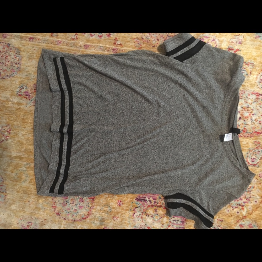Short sleeve top